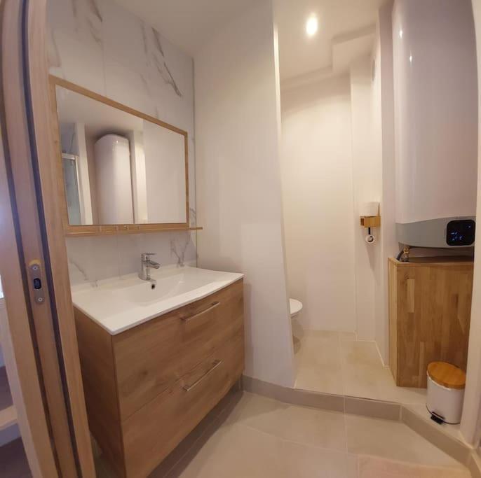 Front De Mer - Emplacement Prise Au Calme - T2 Moderne Et Entierement Climatise - Tout A Pieds Sanary-sur-Mer Exterior foto